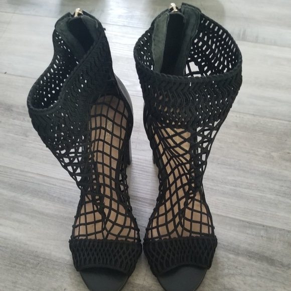 **SOLD** NEW Rachel Zoe black 'Callie' heels - Picture 2 of 6